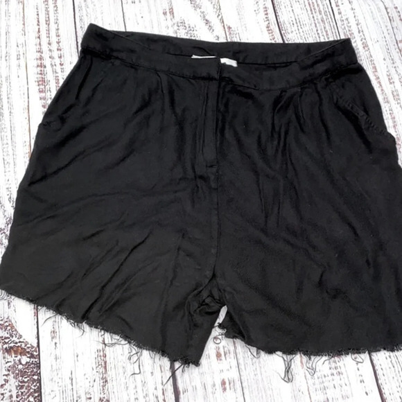 Vetiver Avalon black shorts raw hem size 6 - Picture 7 of 7